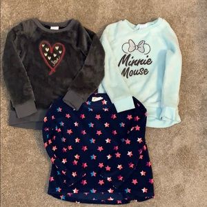 ⚡️3 girls sweatshirts⚡️